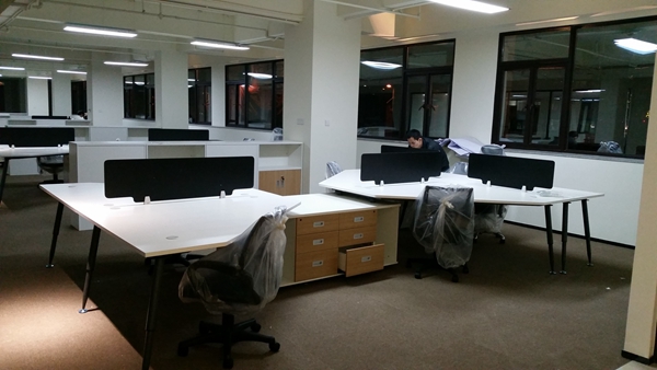 大廳員工區(qū)域辦公家具布局 大廳員工區(qū)域辦公家具布局