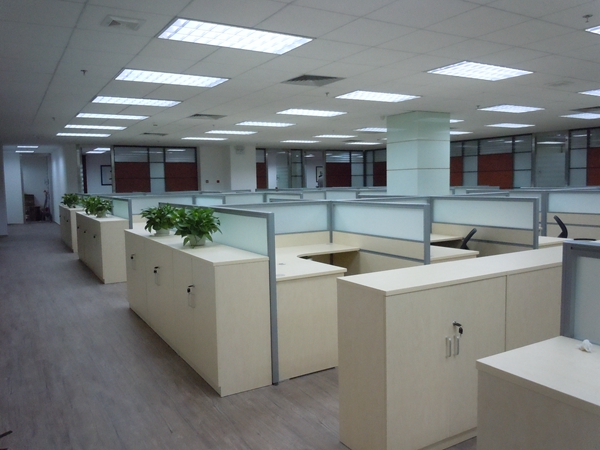 至尊鳳酒業(yè)員工辦公區(qū)域辦公家具 至尊鳳酒業(yè)員工辦公區(qū)域辦公家具